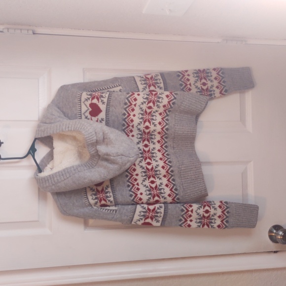 Ruby Moon Hearts Winter Hoodie Sweater - Picture 4 of 10